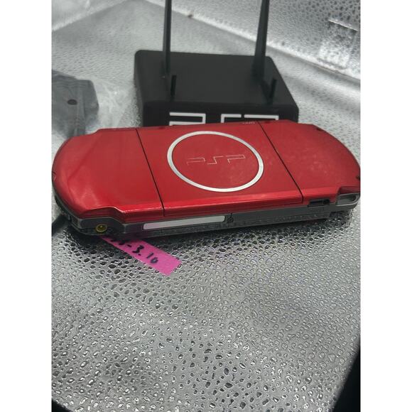 Black/red psp 3000 w/charger & new battery & front - Picture 7 of 10